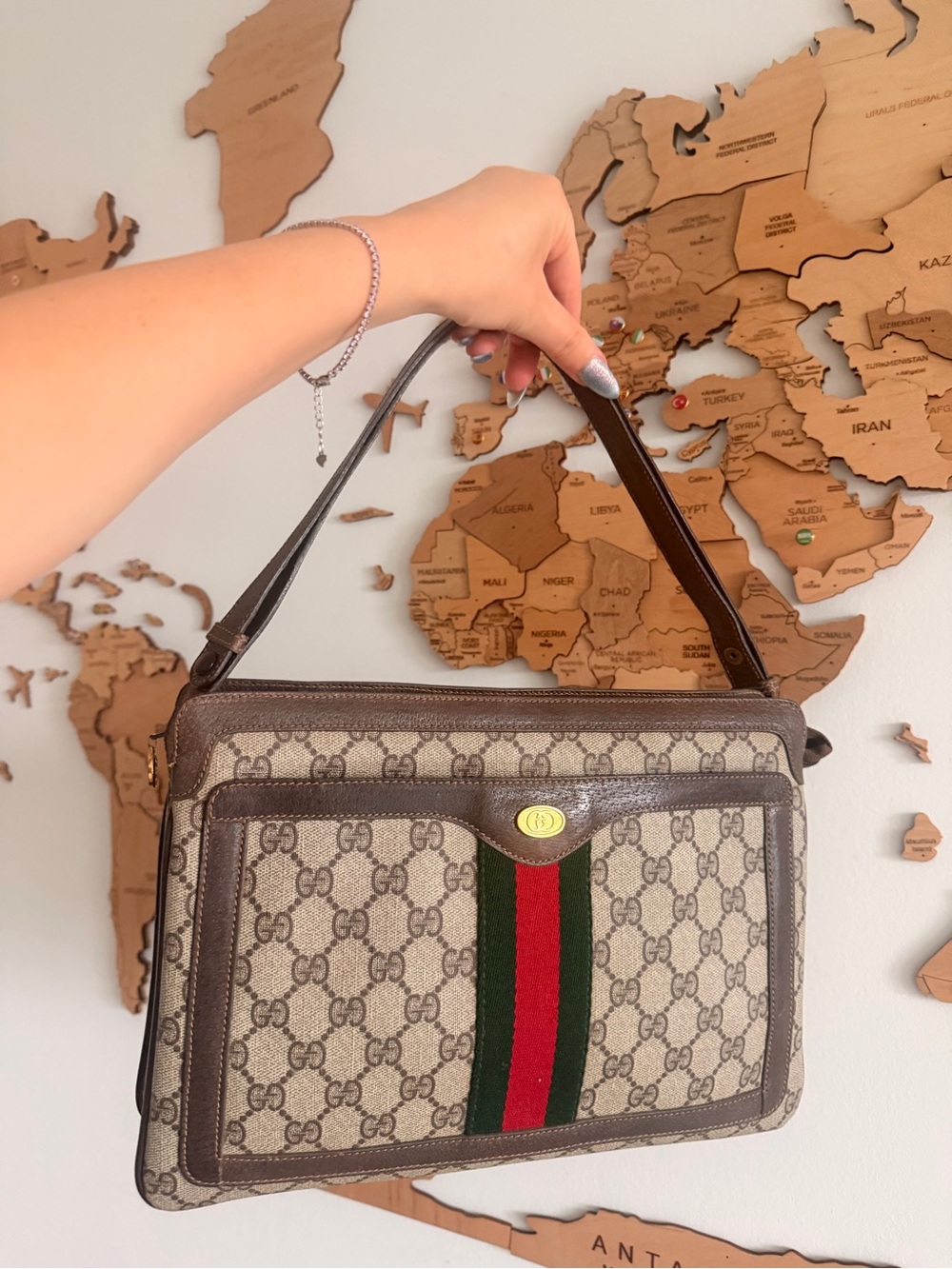 Gucci Beige GG Supreme Shoulder Bag with Red and Green Web